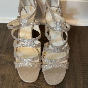 Alfani Gold/Silver Mid heel Shoe Worn Once.